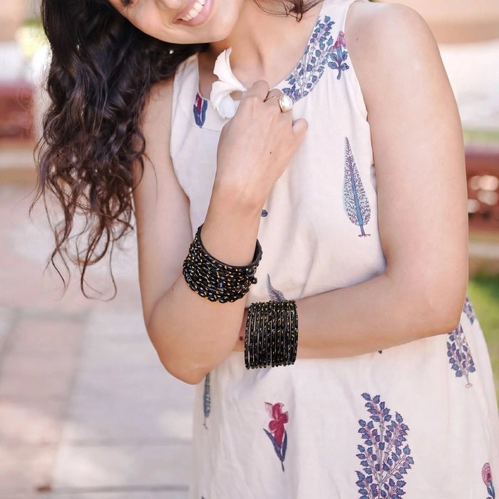 Black Raindrops Bangles| Karuppu Kannadi Valayal | 2-4 - Image 3
