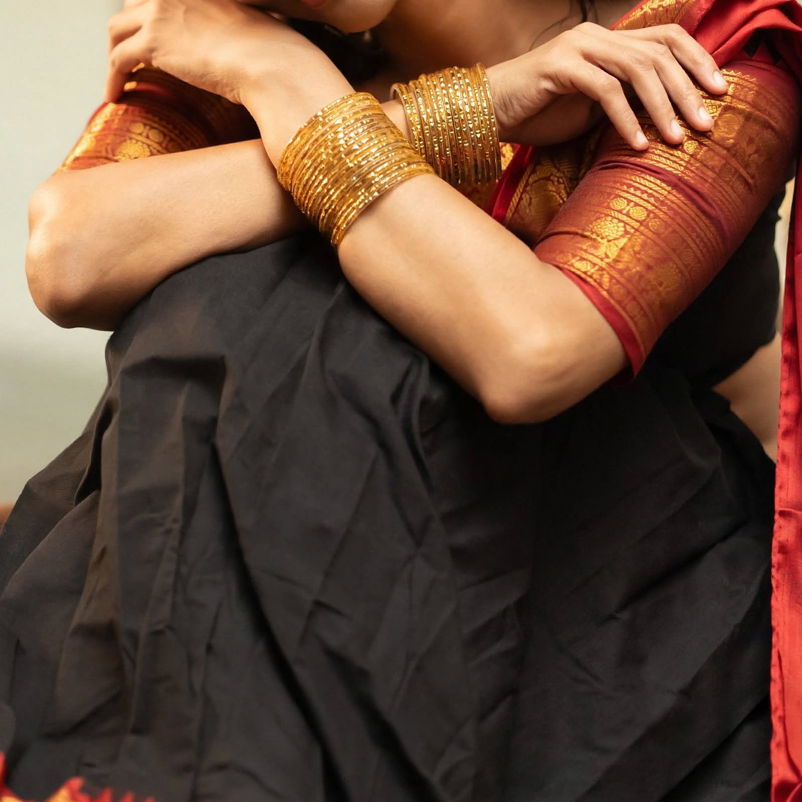 Ponvalaiyal Bangles | Ponnu Valayal Pack of 24 Bangles - Image 7